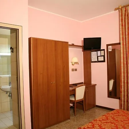 호텔 San Pellegrino 3*